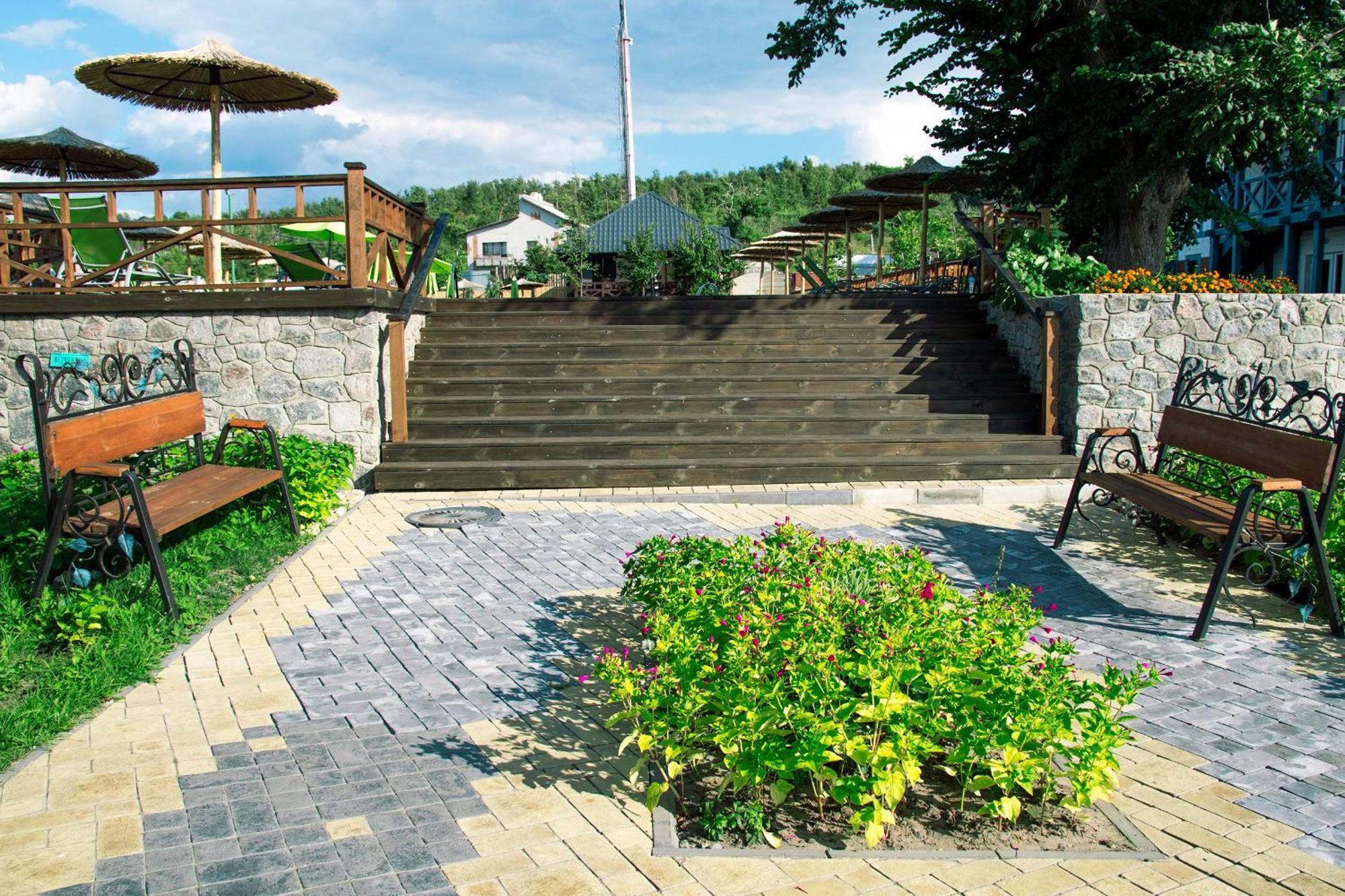 Mayak Resort Kam'yani Potoky Exteriér fotografie