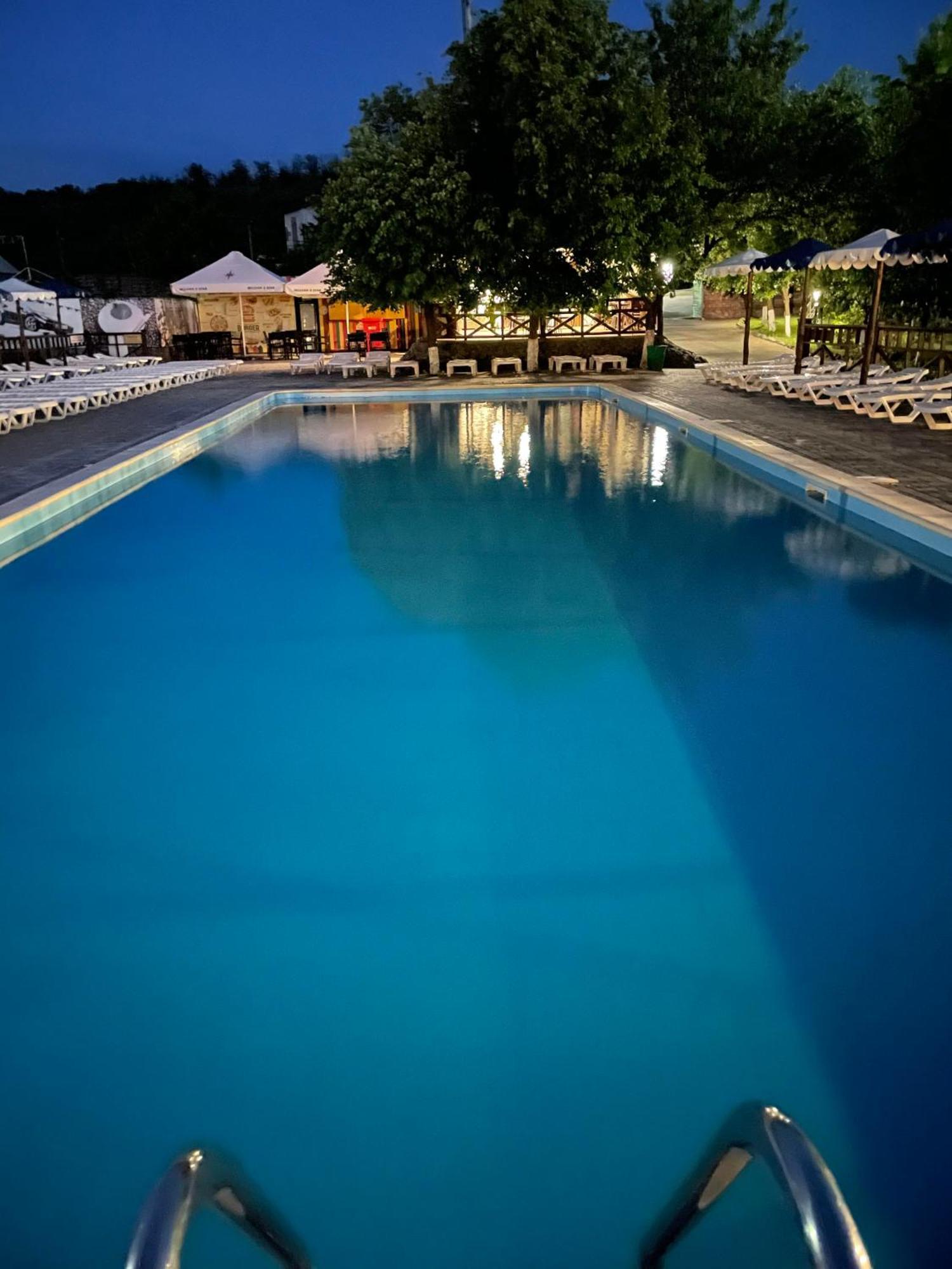 Mayak Resort Kam'yani Potoky Exteriér fotografie